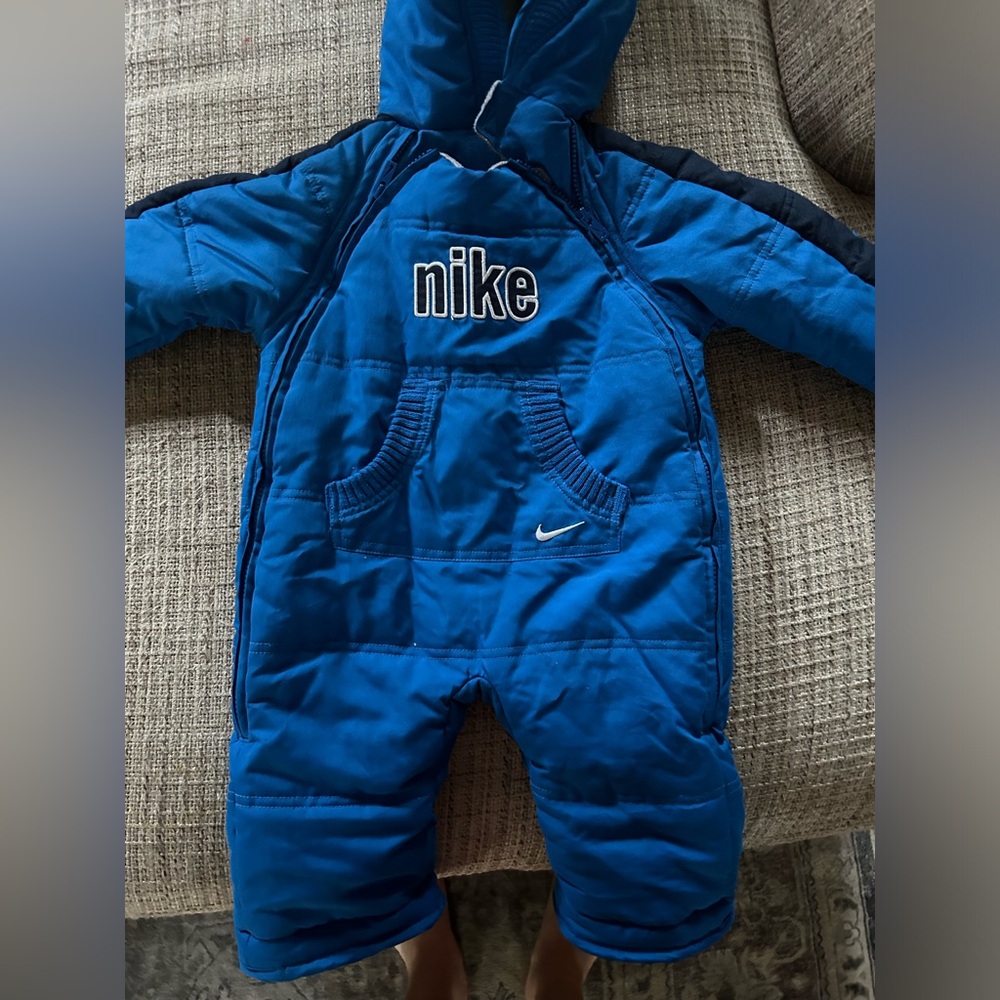 12m boy Nike snowsuit
